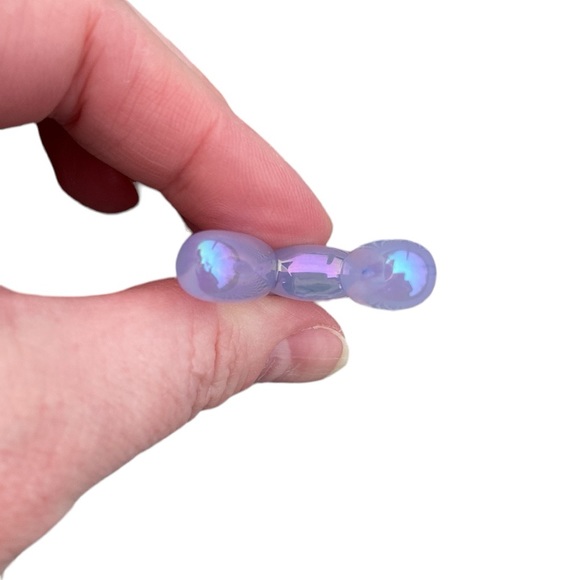 Light Purple Iridescent Multichrome Balloon Dog Bag Charm Keychain - Picture 5 of 10